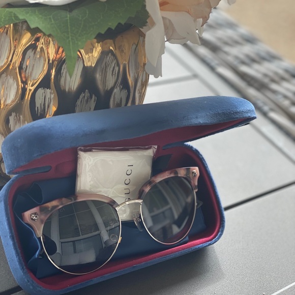 Brand new ✌🏼Gucci sunglasses💞💞💗 - Picture 4 of 8